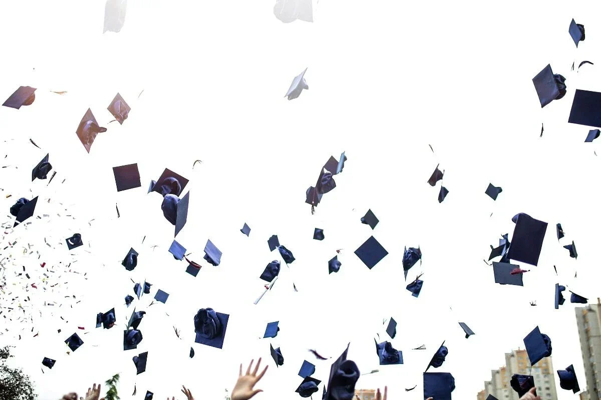 Idee regalo per la laurea: oggetti di design che non sembrano dell'ultimo minuto