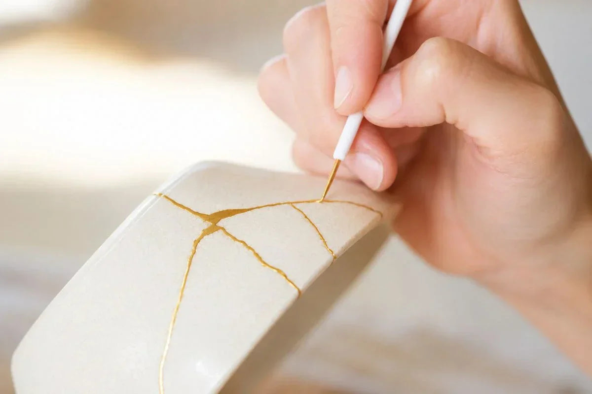 Kintsugi: l'arte di riparare con l'oro (e come Seletti l'ha portata nel design)