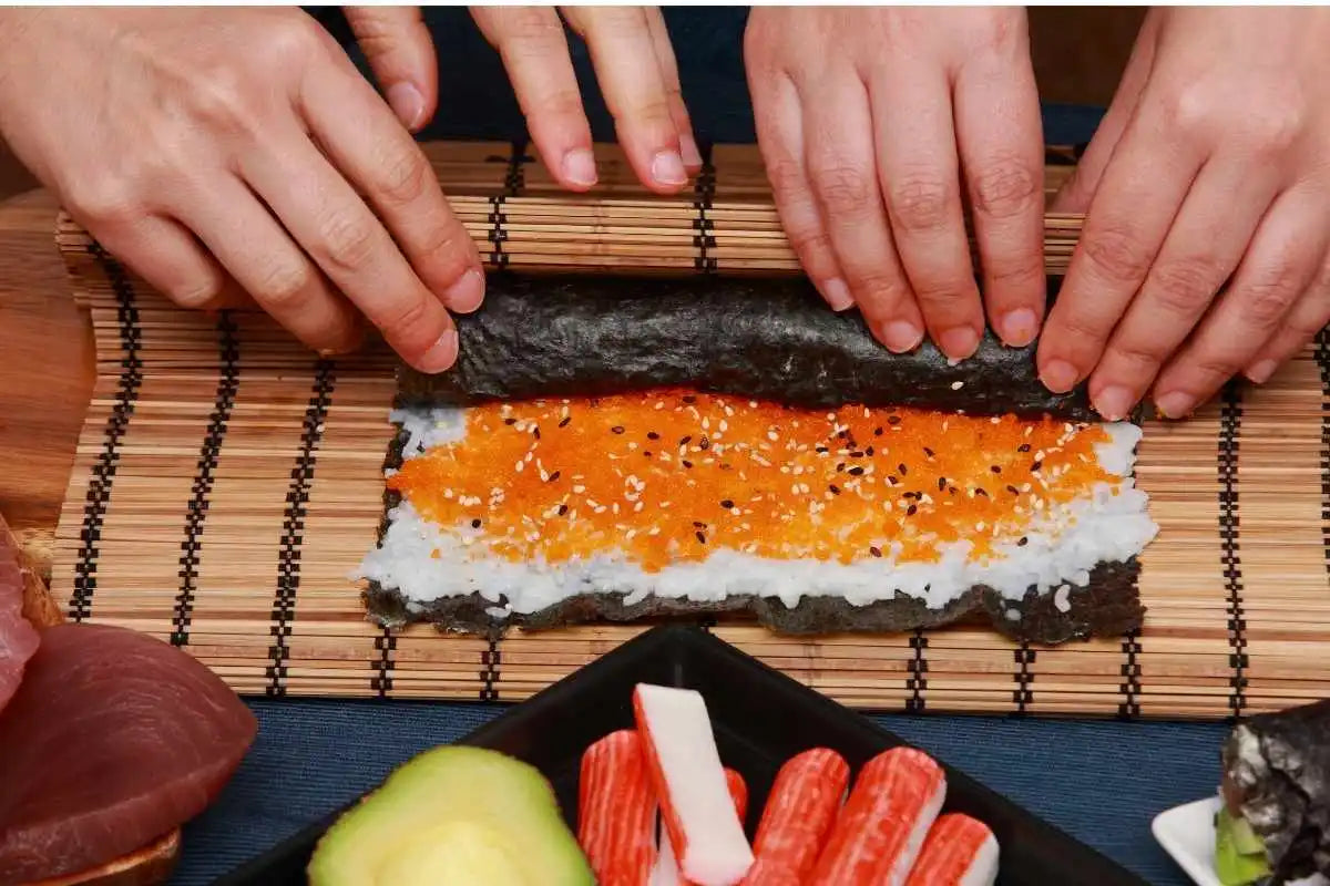 Utensili e attrezzatura per sushi: quali strumenti servono per prepararlo in casa
