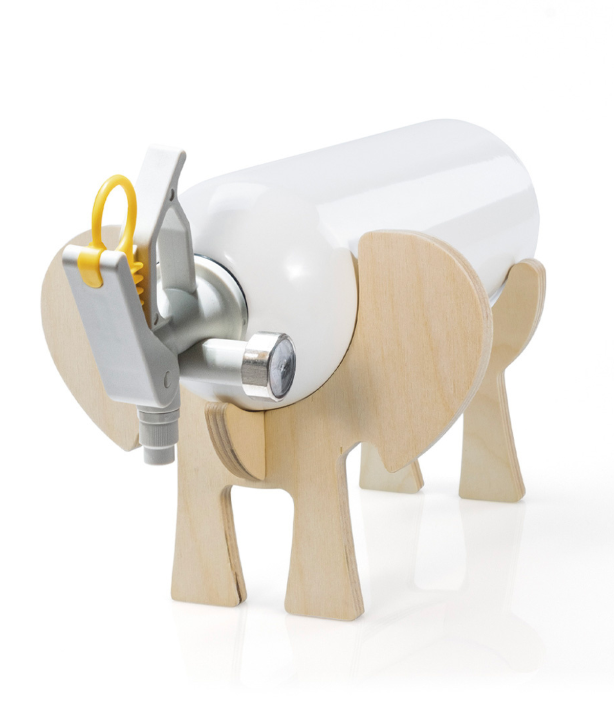 Estintore domestico con manopola gialla e supporto in legno a forma di elefante. 