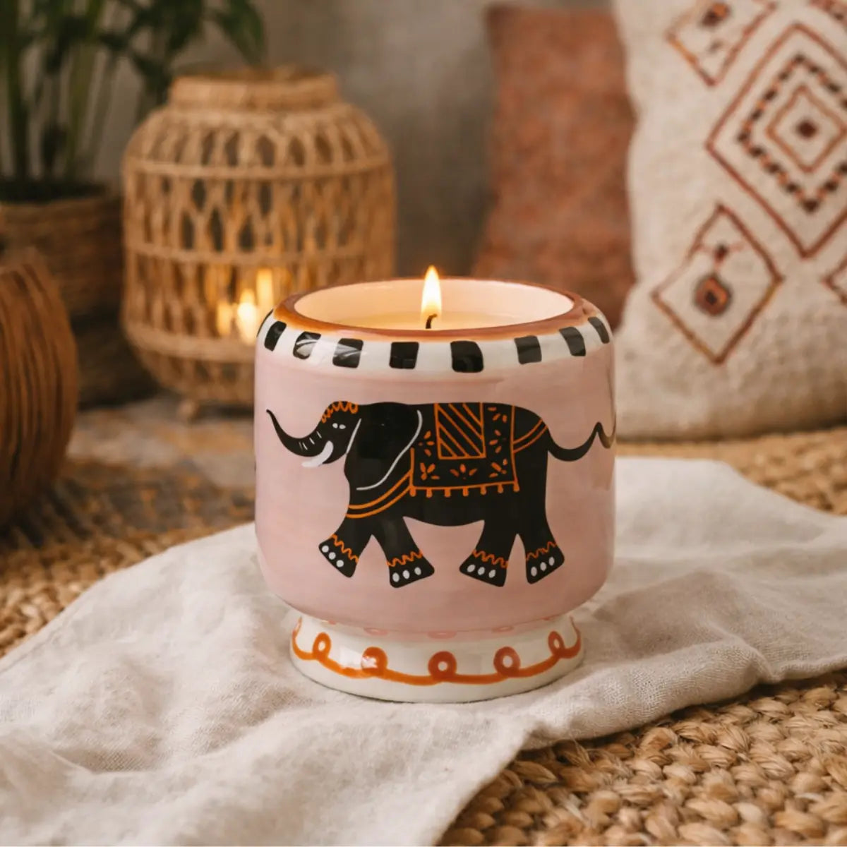 Candela accesa diventa anche un accessorio d'arredo.