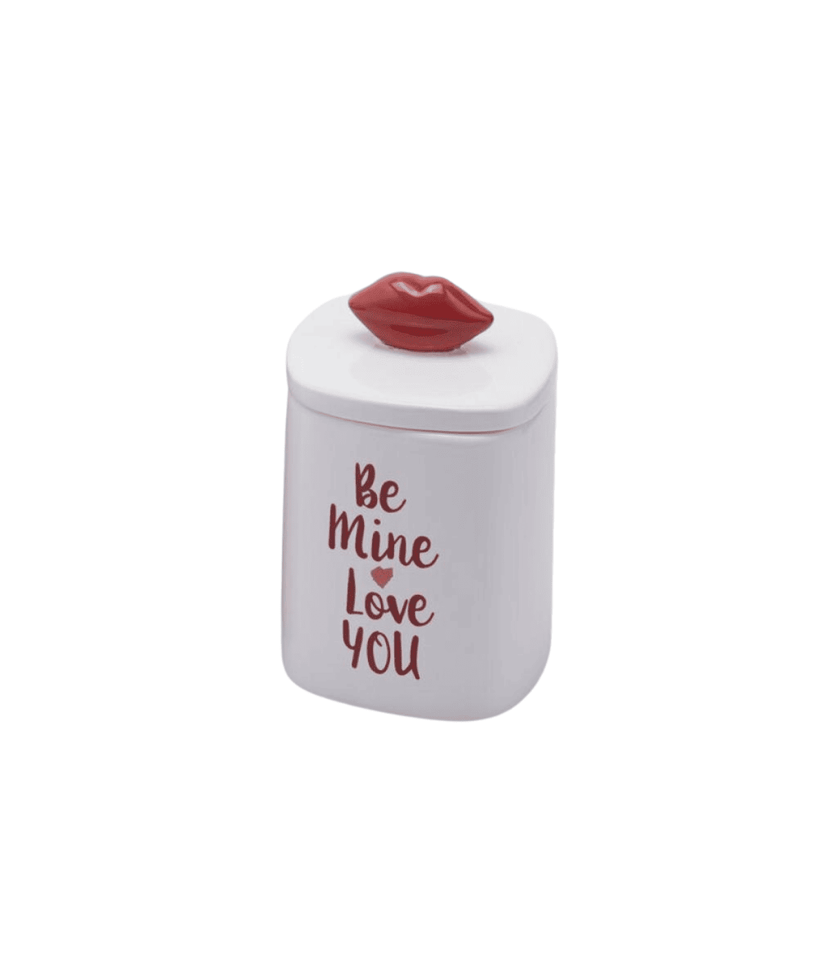 Candela con scritta Be Mine Love You rossa e contenitore in ceramica bianca. Immagine su sfondo bianco