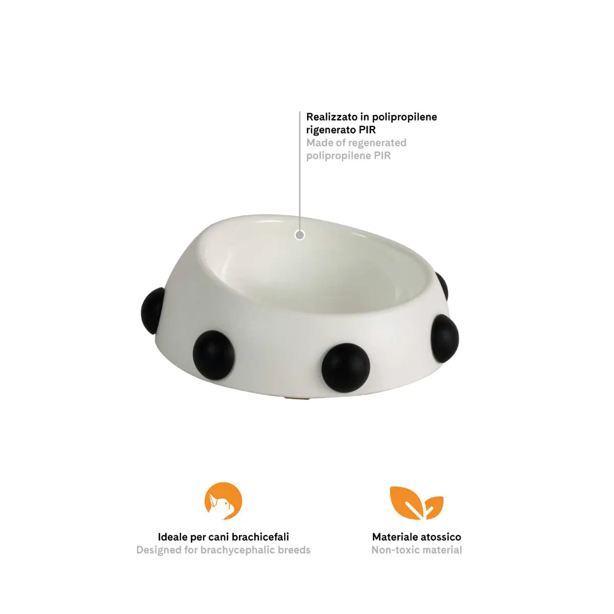 Ciotola bianca con borchie nere in polipropilene rigenerato, made in Italy, ideale per cani brachicefali