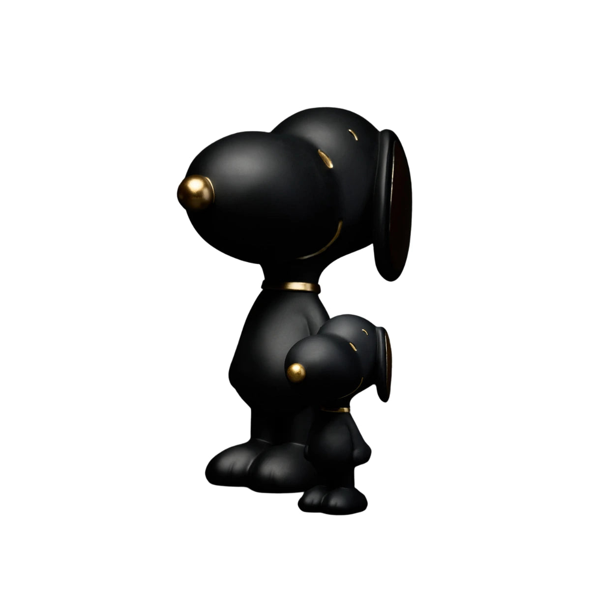 Coppia Snoopy Standing piccolo e grande, colore nero dettagli oro. Sfondo bianco