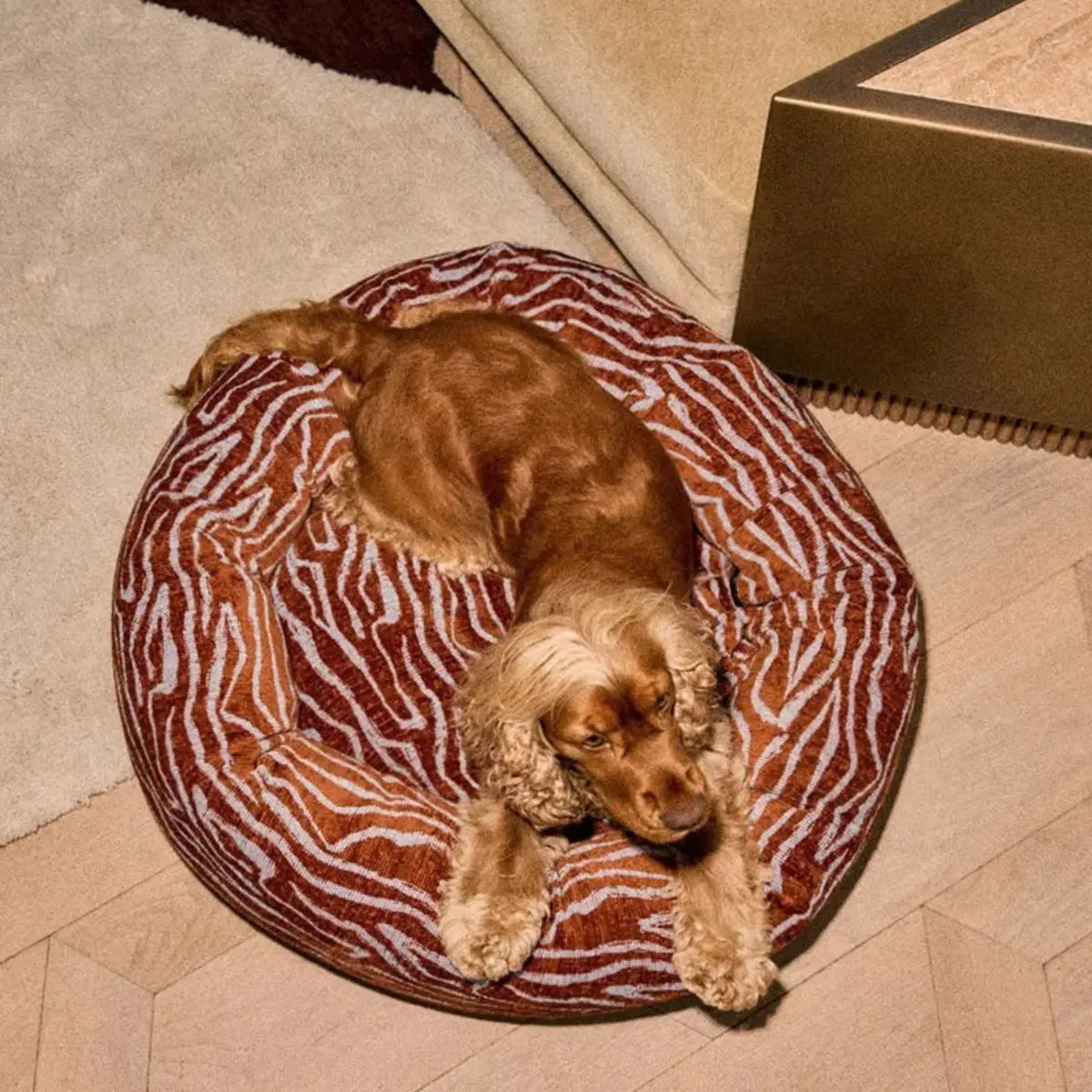 Cuccia rotonda per cani Etnico marrone e blu – Taglia M