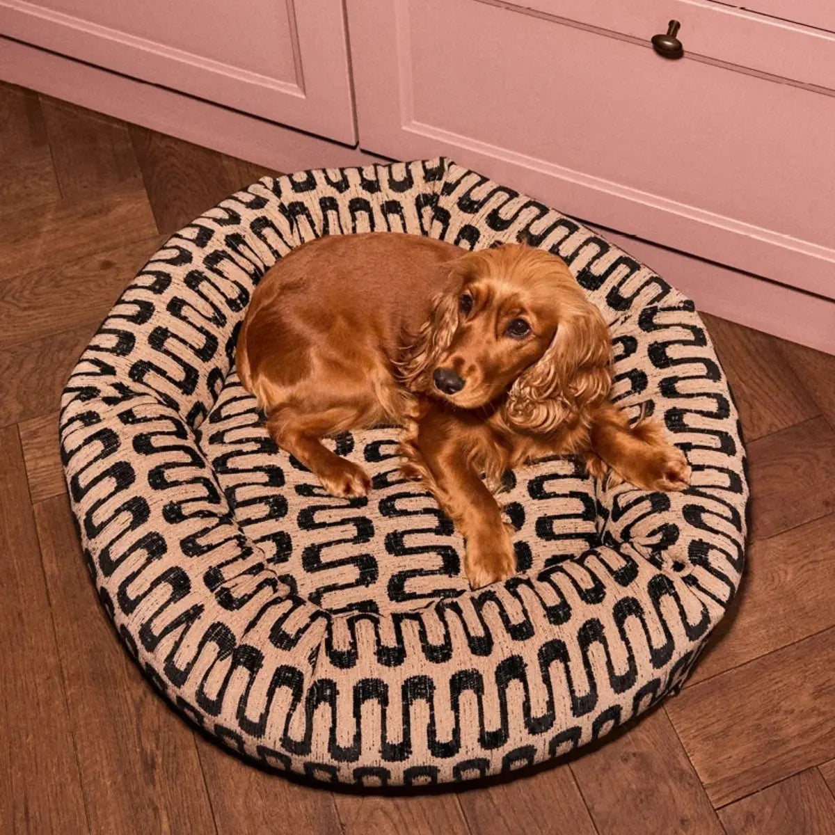 Cuccia rotonda per cani Onda beige e nero taglia S