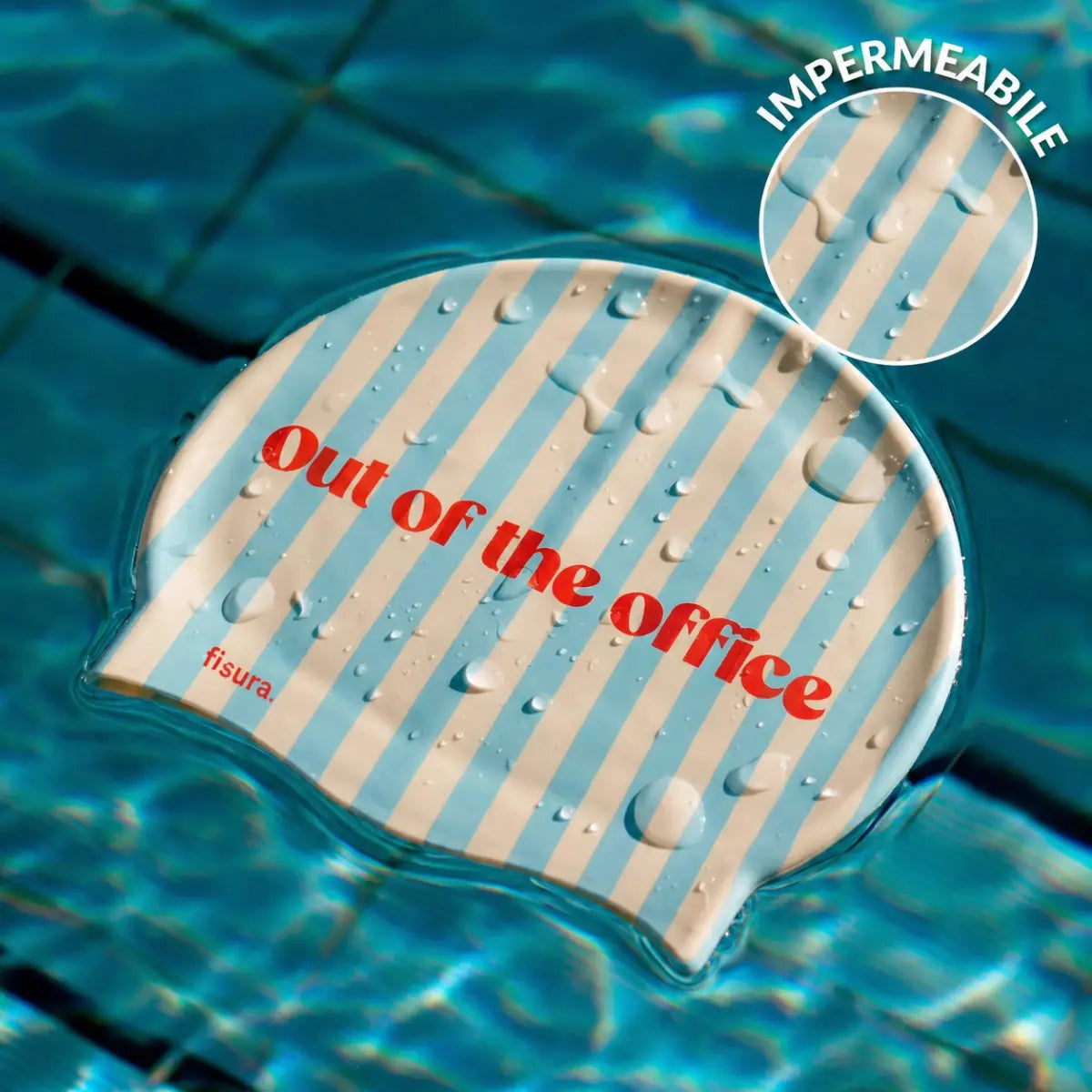 Cuffia da piscina a righe in silicone con scritta rossa "Out of the office"