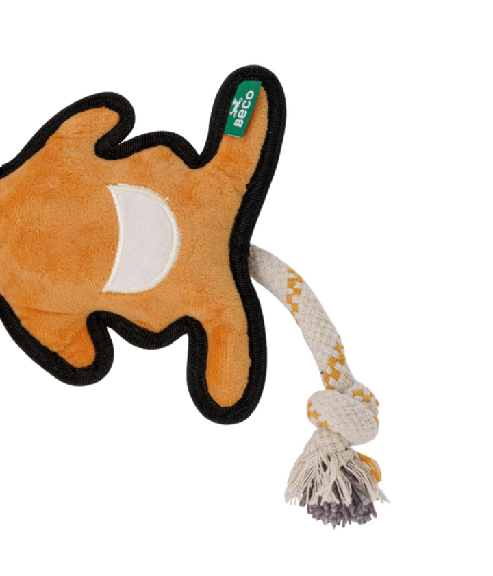 Dettaglio del gioco per cani a forma di canguro e dell'inserto in corda di cotone. Sfondo bianco