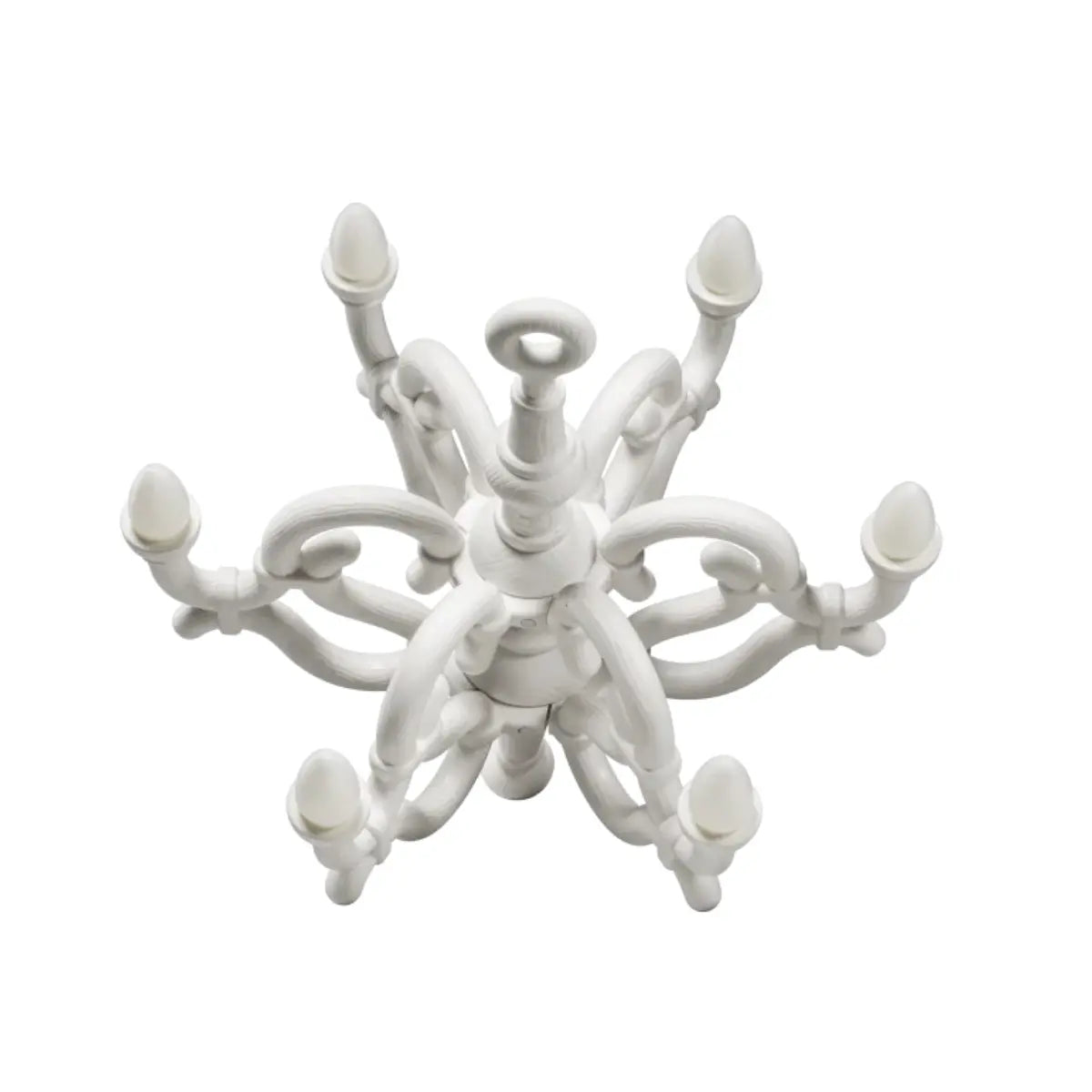 Lampada da terra bianca a forma di candelabro classico. 6 lampadine led. sfondo bianco