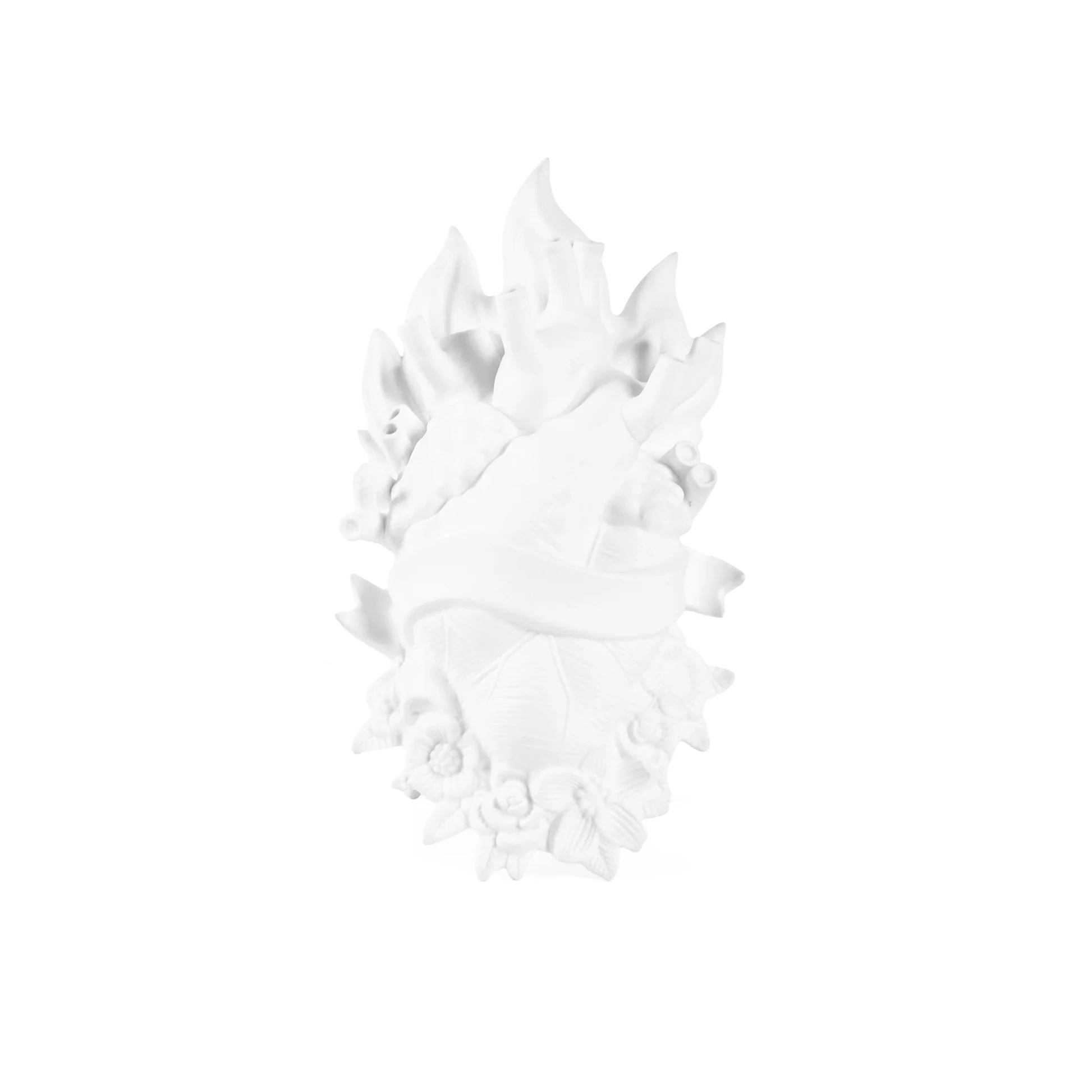 Vaso a forma di cuore con decori che richiamano i tattoo di Seletti