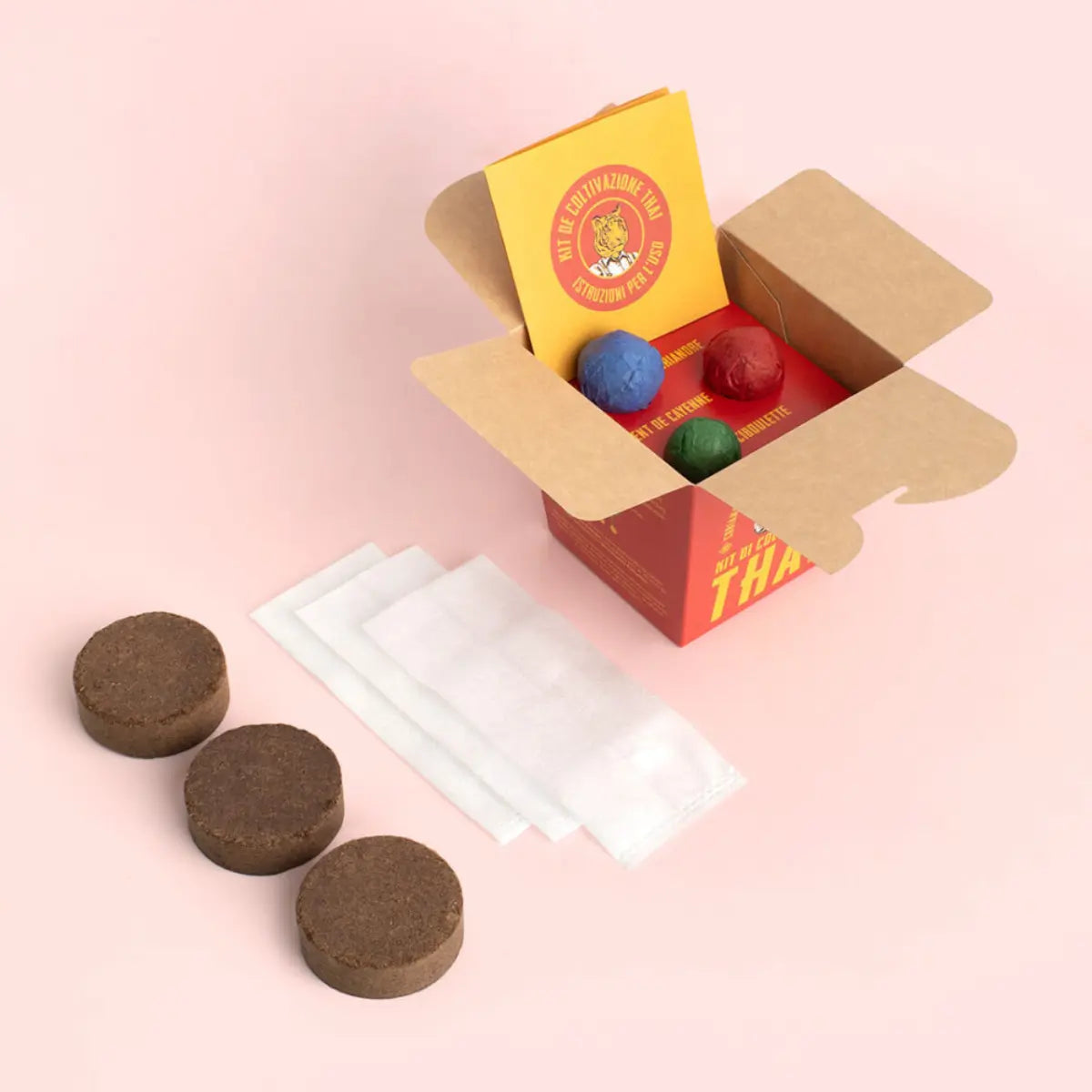 Kit coltivazione Thai con le tre bombe di semi, i sacchetti e il substrato 