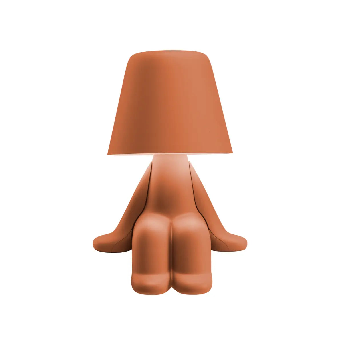 Lampada terracotta a forma di personaggio stilizzato seduto, con la testa a paralume