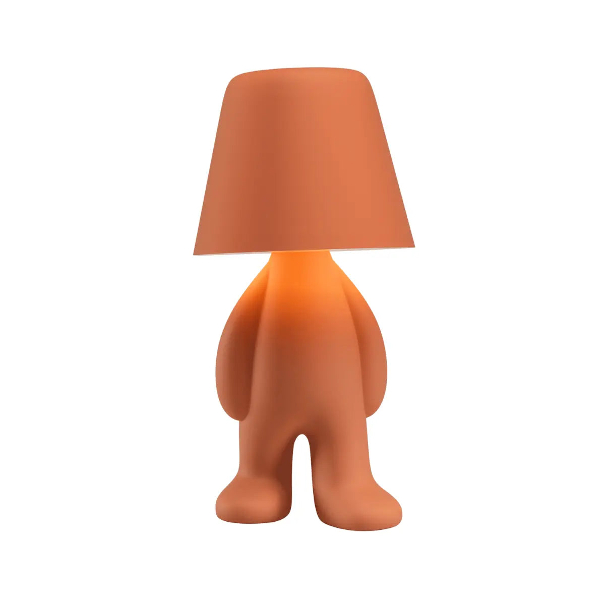 Lampada color terracotta a forma di personaggio stilizzato, con la testa a paralume