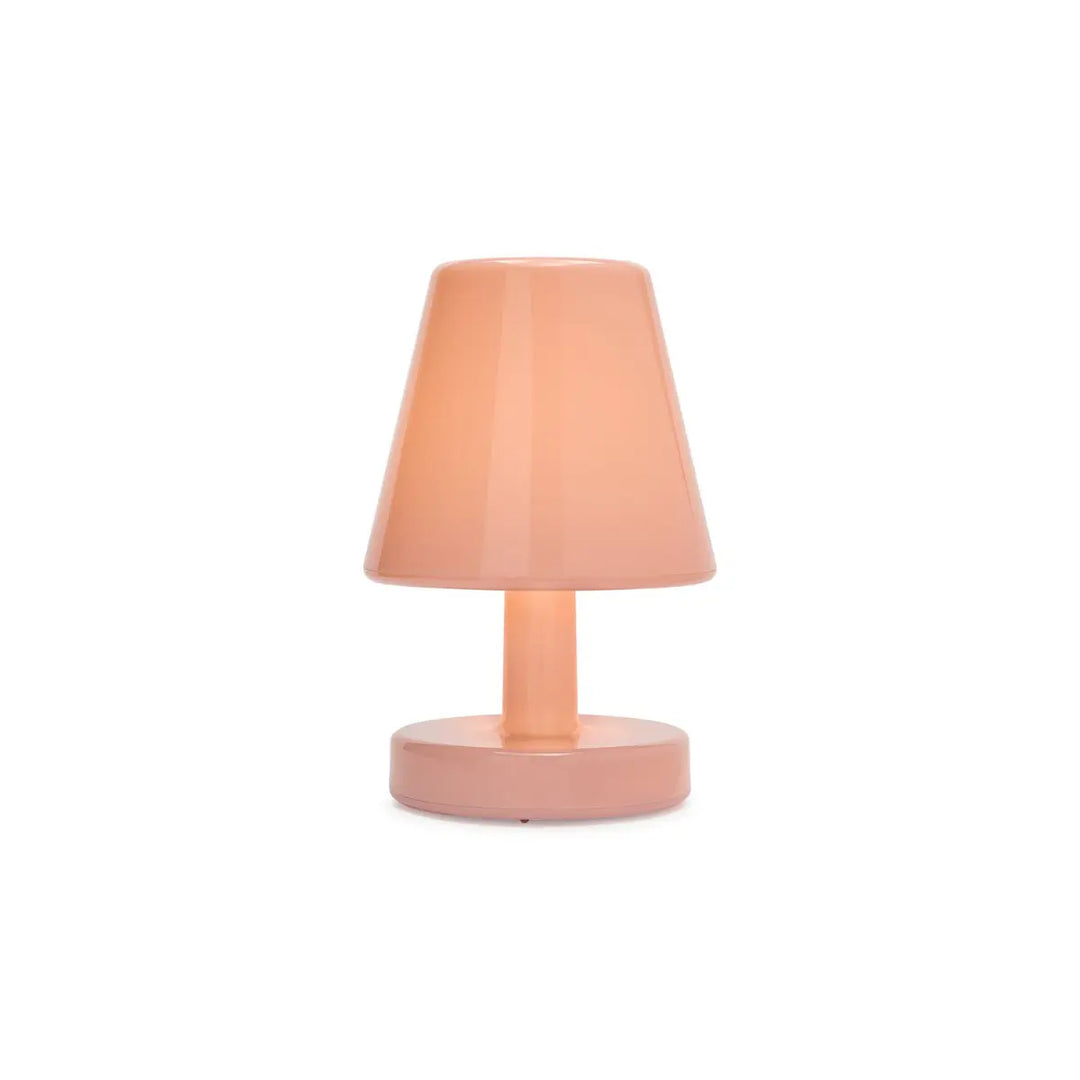 Lampada da tavolo Ambiance di Fatboy lucida color rosa pastello da interno effetto acceso 