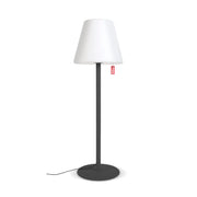 Lampada da terra con paralume bianco e stelo grigio Fatboy.