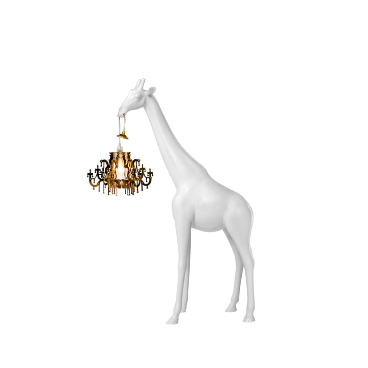 lampada giraffa bianca di profilo, su sfondo bianco 