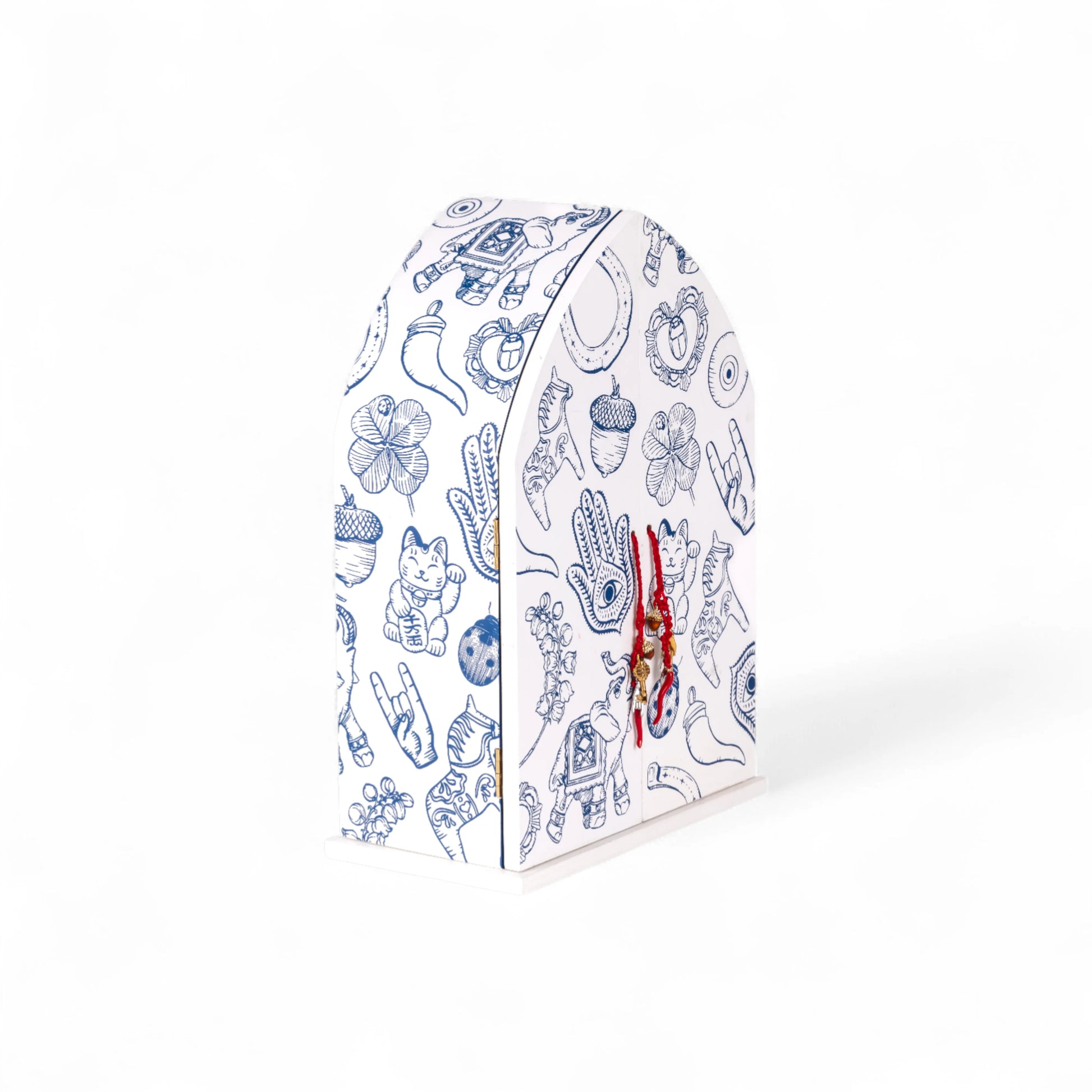 Lucky Temple di Seletti, con amuleti ed elementi che portano energie positive a casa tua