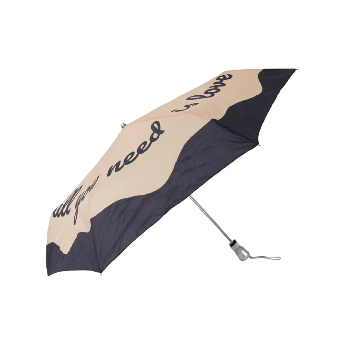 Ombrello tascabile doppio all you need is love. Sfondo color cream con scritta e bordo nero. Sfondo bianco