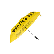 Ombrello tascabile giallo con scritta Nero Fucking Rain. Immagine su sfondo bianco