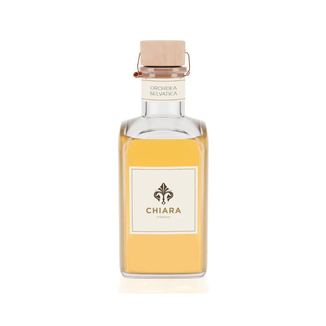 Profumatore ambiente 500 ml Orchidea Selvatica: note erbacee e legnose per una fragranza intensa ed elegante.