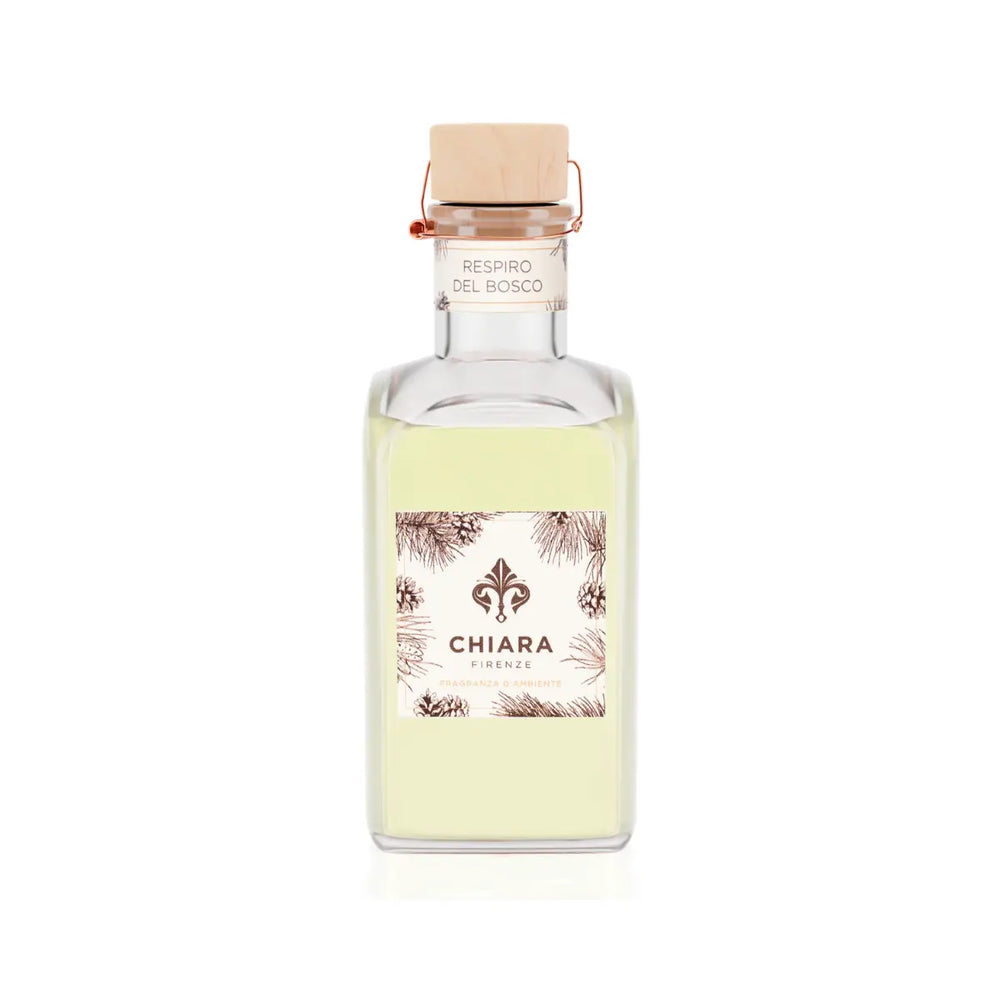 Diffusore ambiente 500 ml Respiro del Bosco: eleganza toscana e note di eucalipto, pino cembro e tabacco.