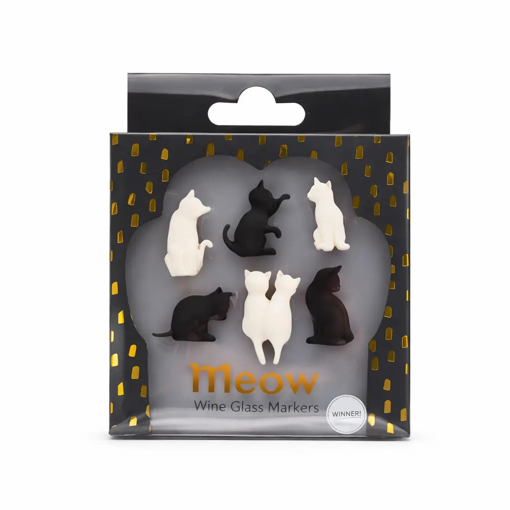 Scatola che contiene 6 segnabicchieri a forma di gatto. Sfondo bianco