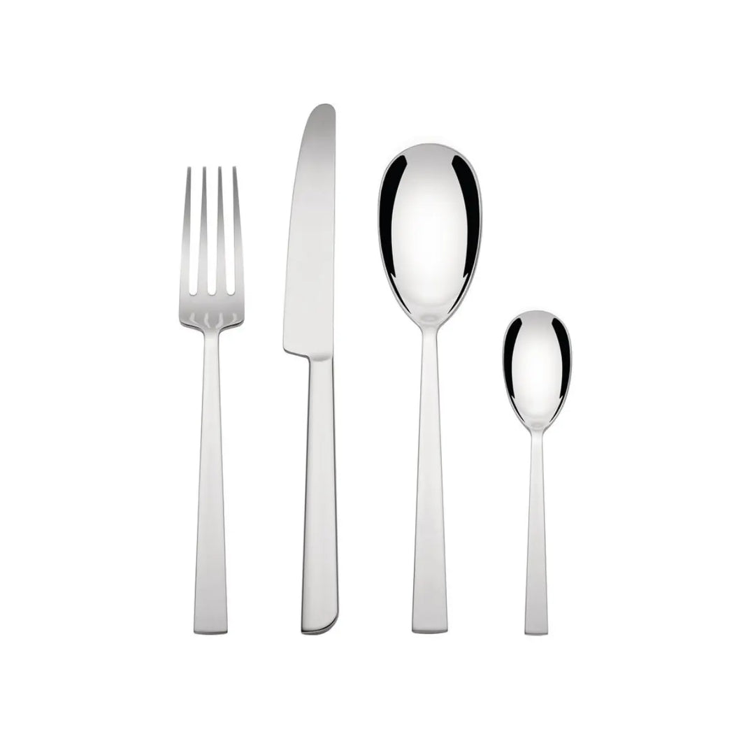 Set di posate in argento composti da coltello, forchetta, cucchiaio e cucchiaino 