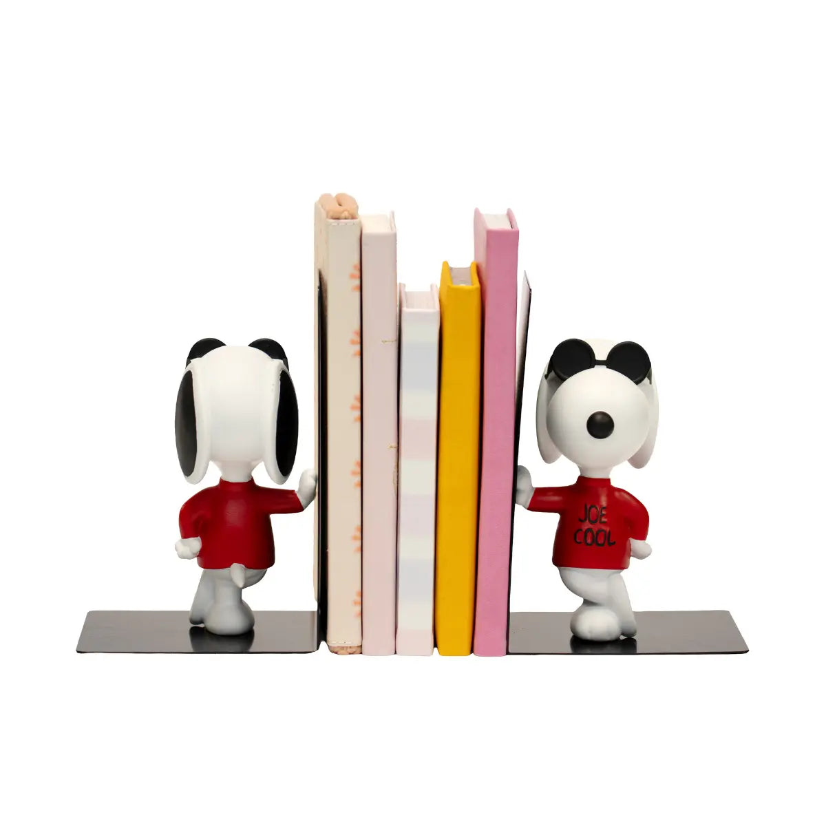 Coppia di Snoopy vista frontale e retro con maglietta rossa Joe Cool e occhiali neri 