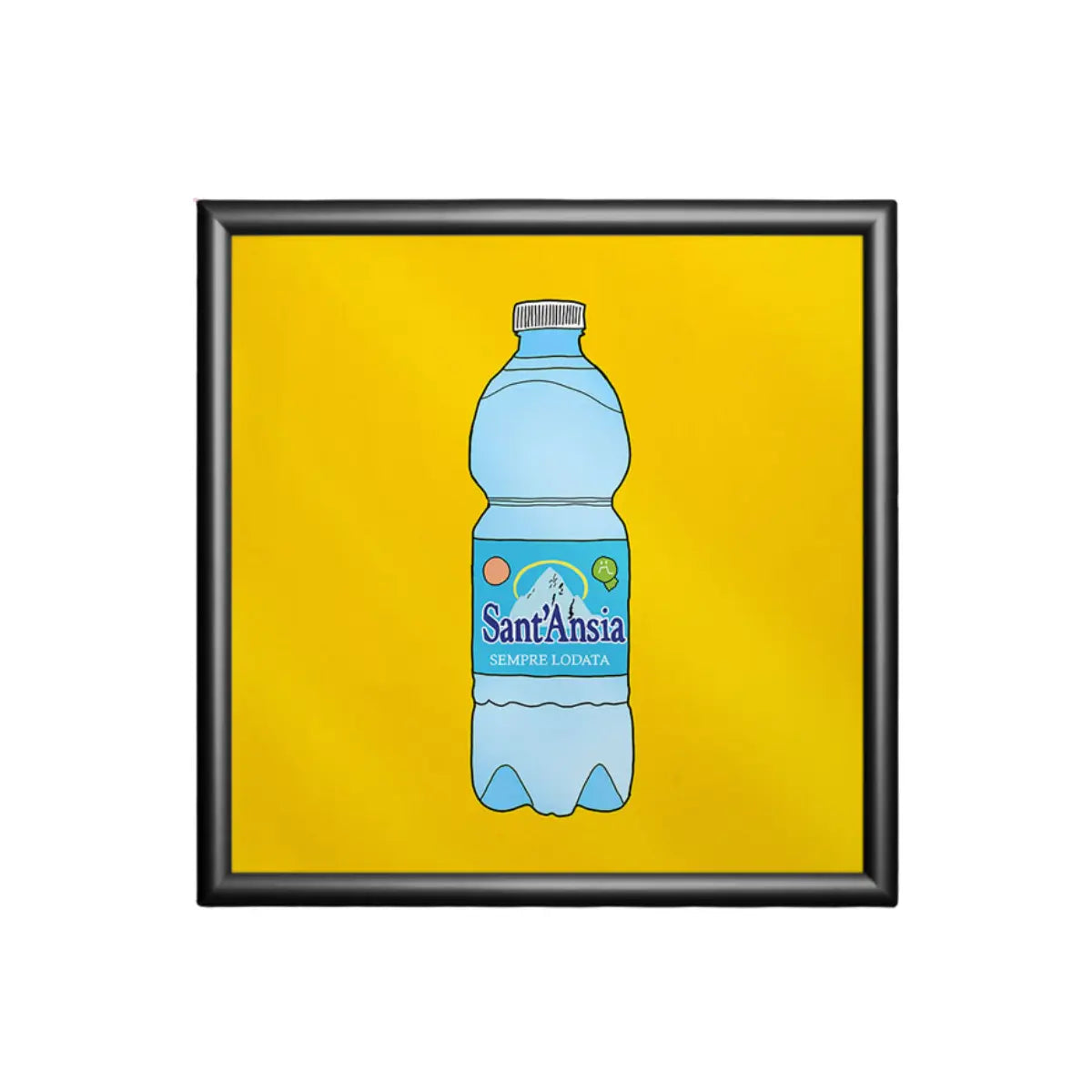 Stampa su sfondo giallo con una bottiglia d'acqua e la scritta ironica sant'ansia con cornice nera