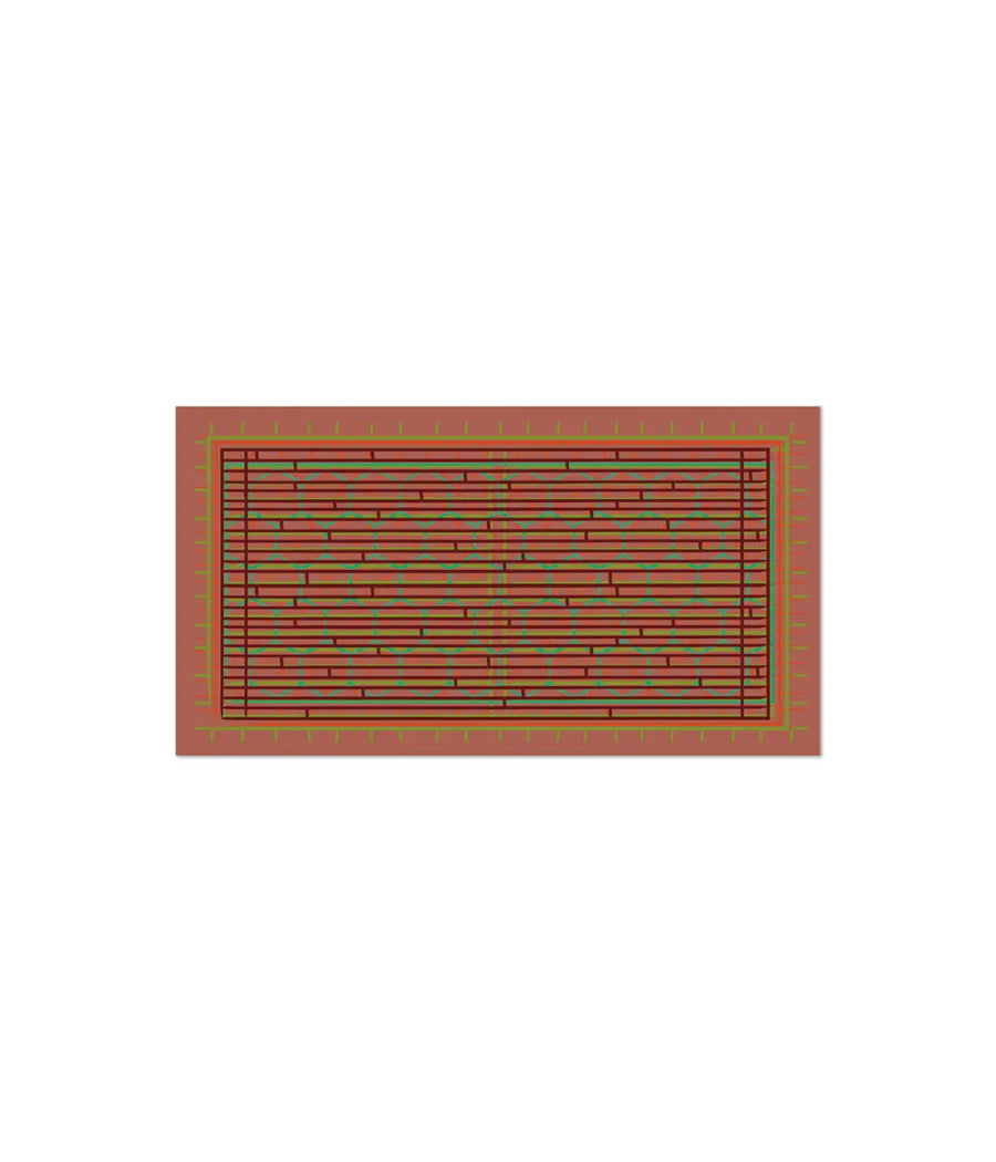 Un tappeto marrone, con righe colorate e esagoni verdi. Immagine su sfondo bianco
