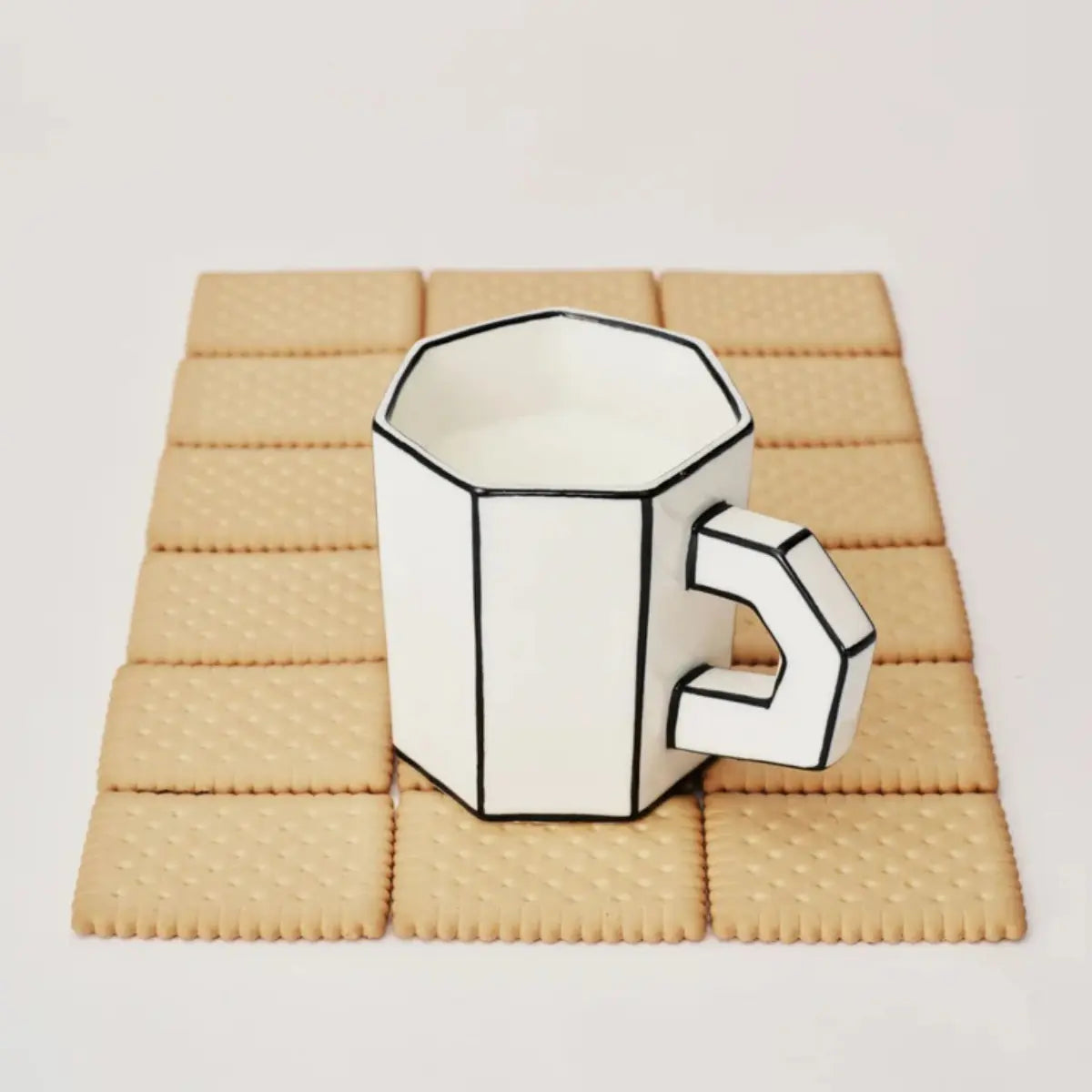 Tazza da tè Carte Blanche in porcellana bianca con contorni neri – Annebet Philips x Serax