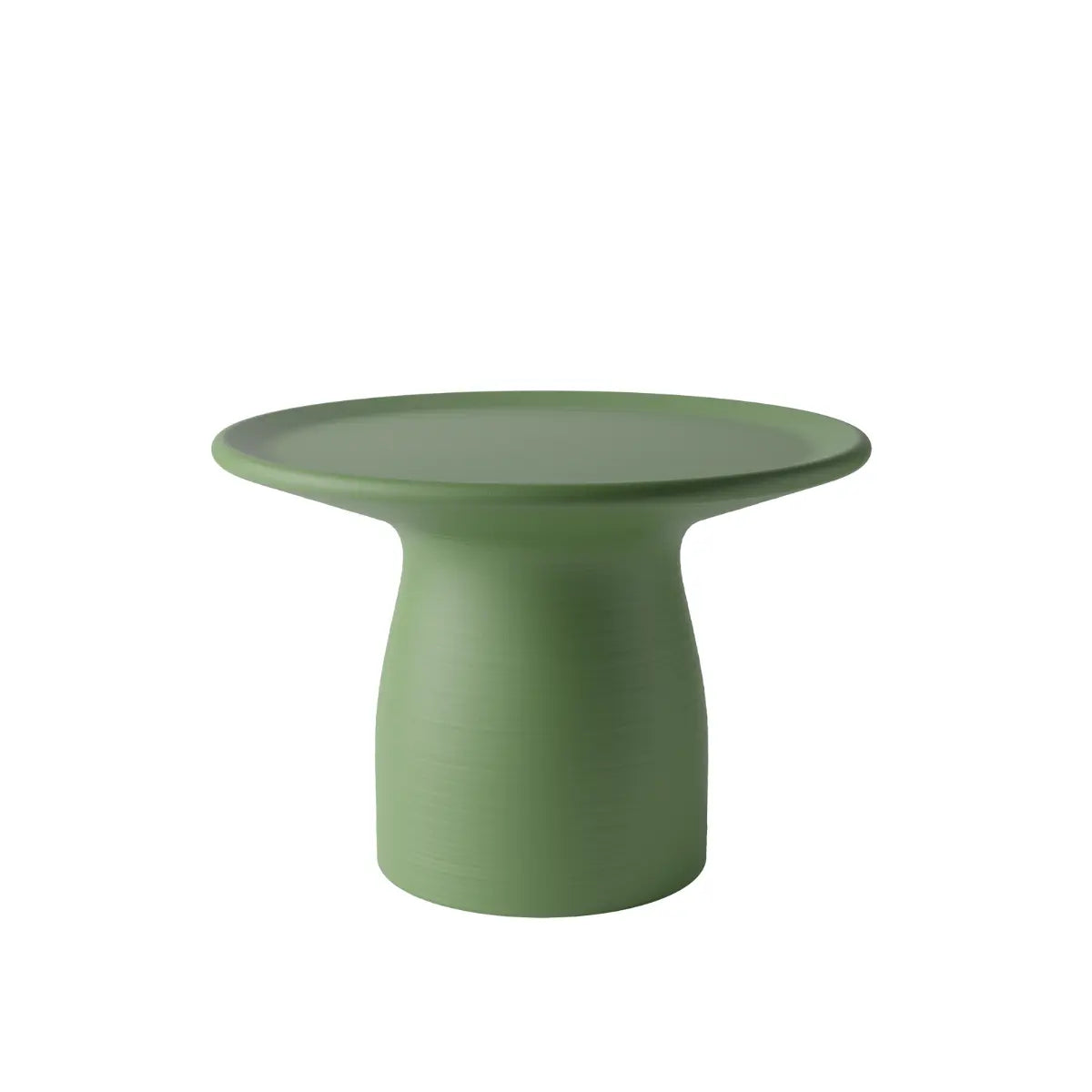 Tavolino basso verde a forma arrotondata che ricorda un fungo con base ampia