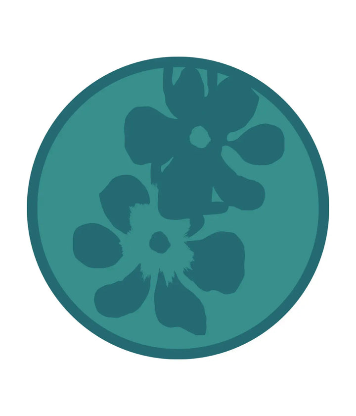 Tovaglietta rotonda verde e Tiffany con motivo floreale. Immagine su sfondo bianco
