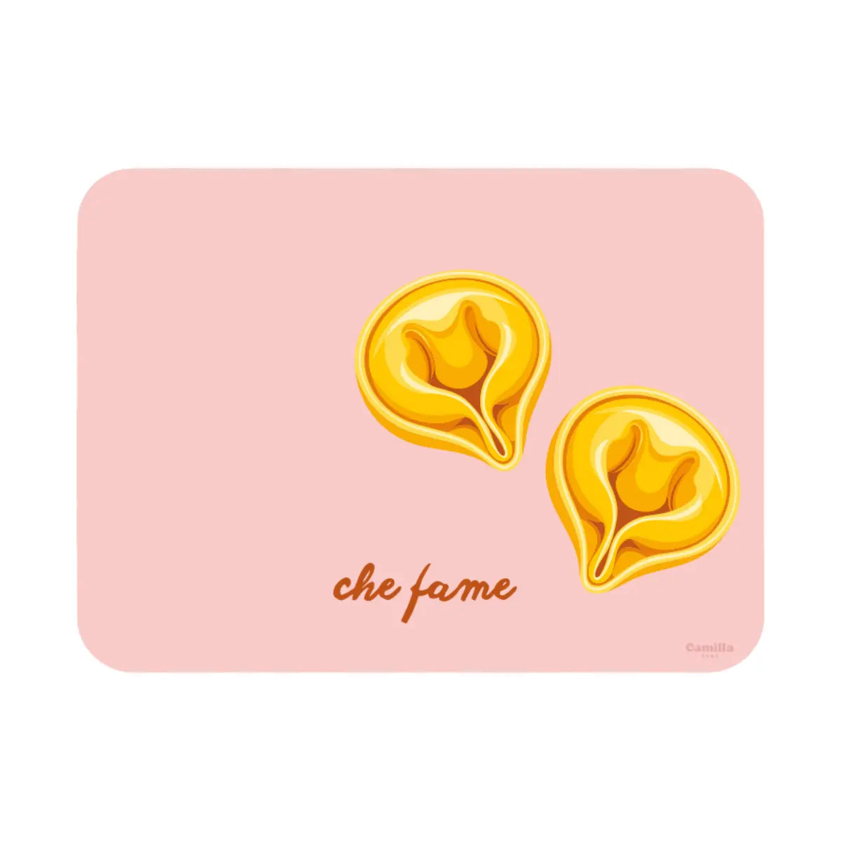 Tovaglietta in plastica riciclabile rosa con due tortellini e scritta che fame, formato rettangolare