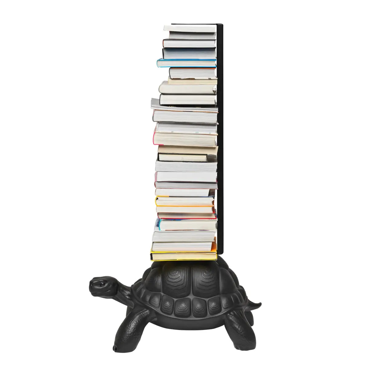 Libreria a forme di tartaruga nera che sorregge libri sul carapace, visione laterale
