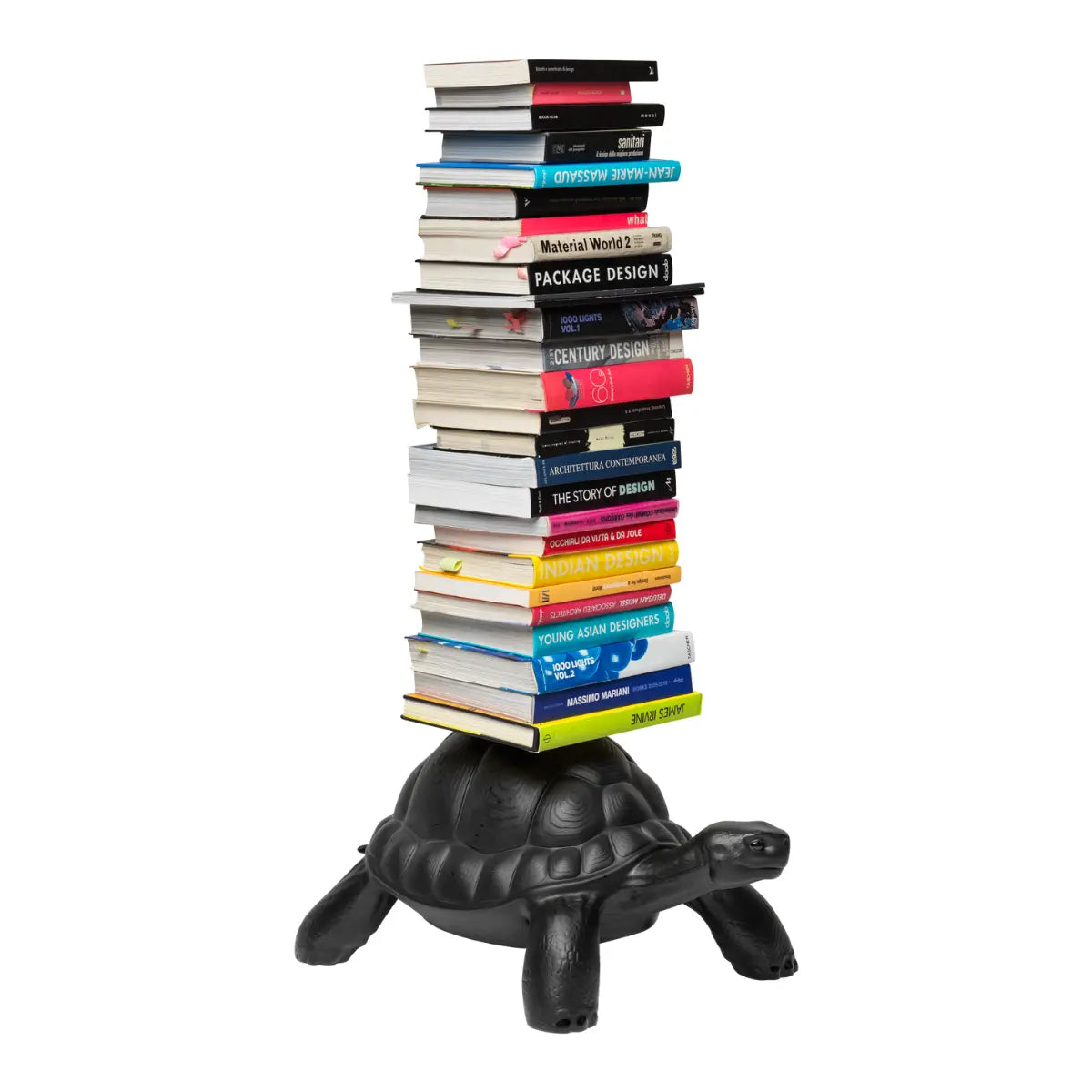 Libreria a forme di tartaruga nera che sorregge libri sul carapace, visione di profilo
