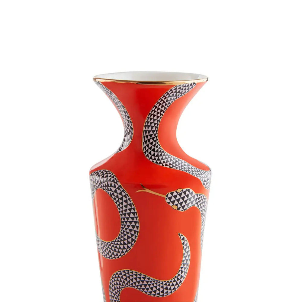 Vaso arancione con serpenti bianchi e neri e dettagli in oro
