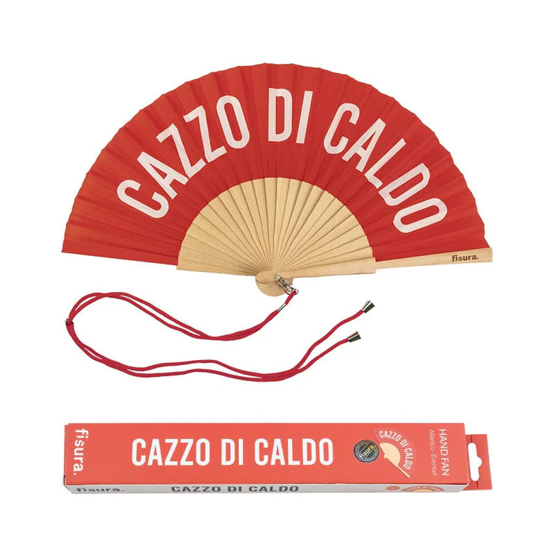 Ventaglio in legno e tessuto rosso con laccetto. Scritta cazzo di caldo bianca, confezione cartone