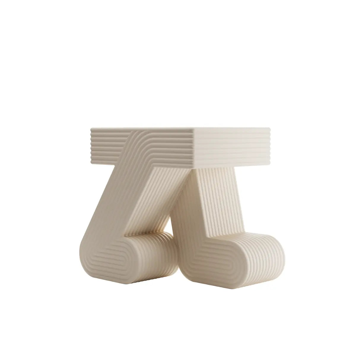 Tavolino bianco con piano quadrato sorretto su due gambe curve che ricordano un passo in movimento