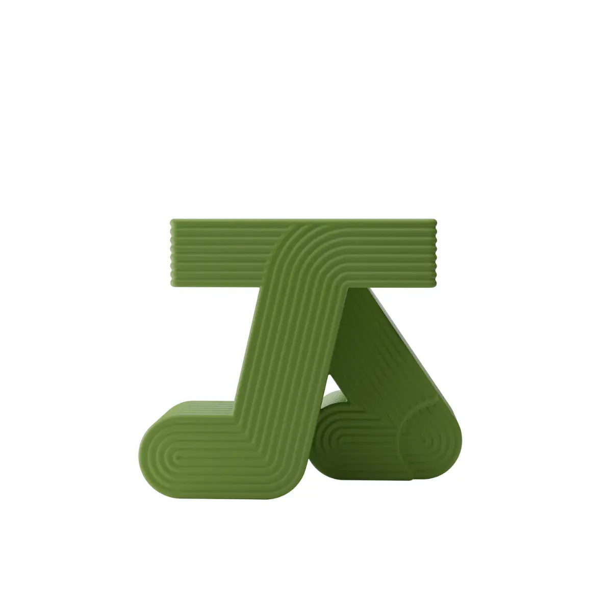 Tavolino verde con piano quadrato sorretto su due gambe curve che ricordano un passo in movimento