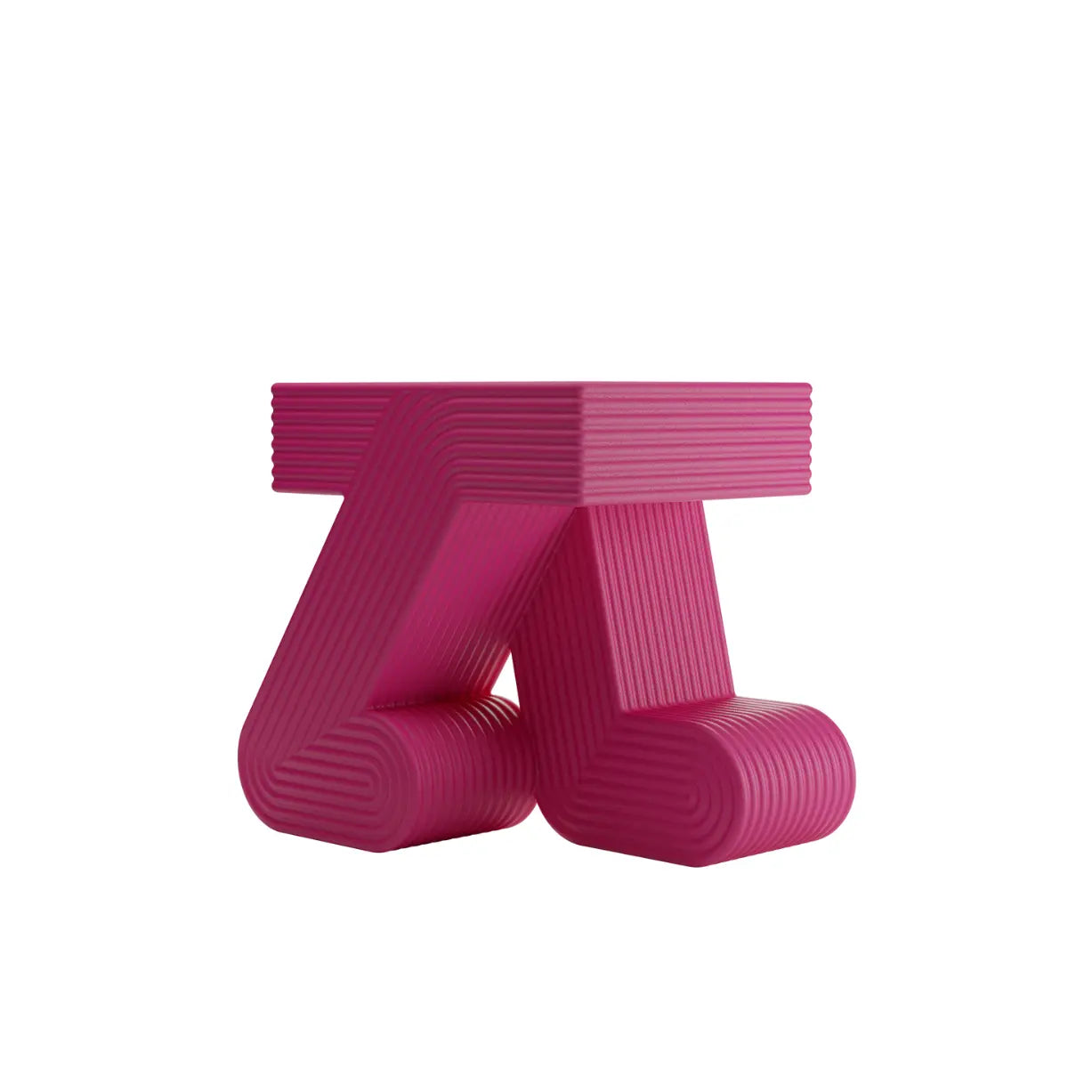 Tavolino fuxia con piano quadrato sorretto su due gambe curve che ricordano un passo in movimento
