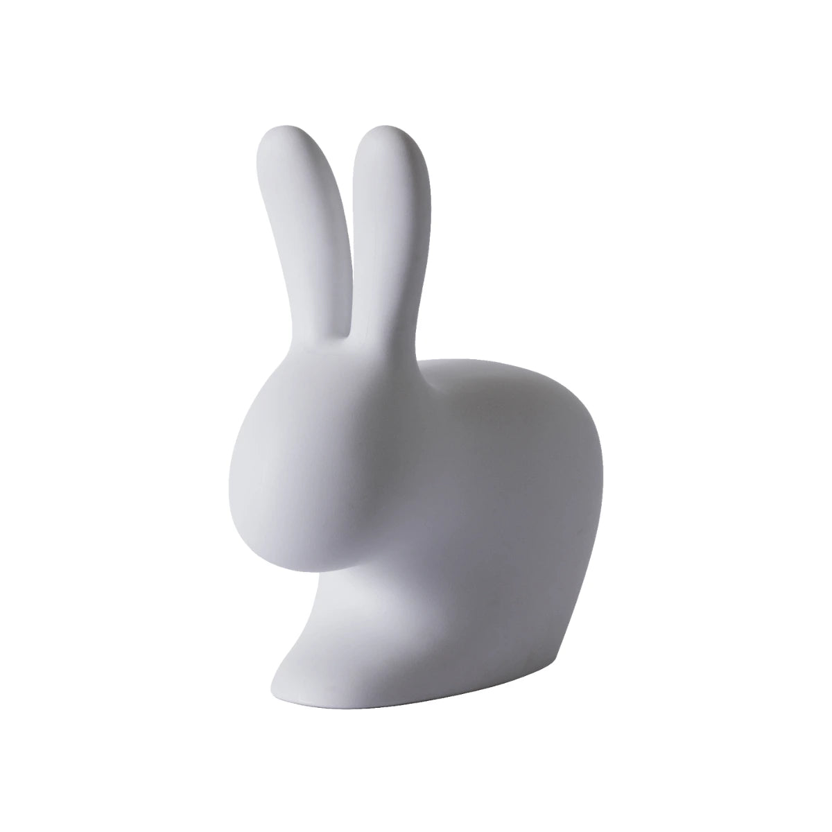 seduta grigio chiaro rabbit di qeeboo su sfondo bianco 