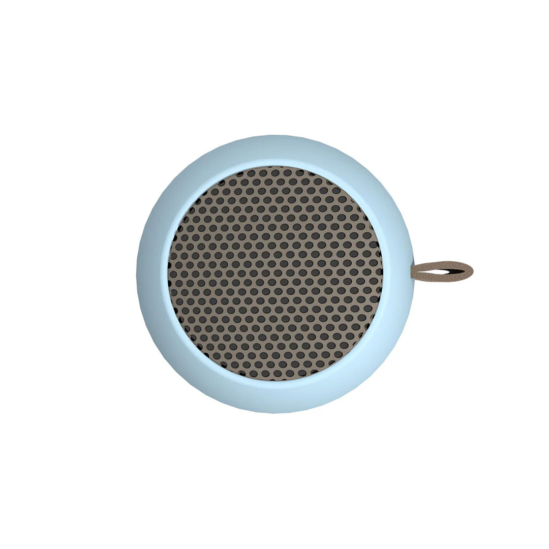 cassa audio portatile vista dall'alto, su sfondo bianco 